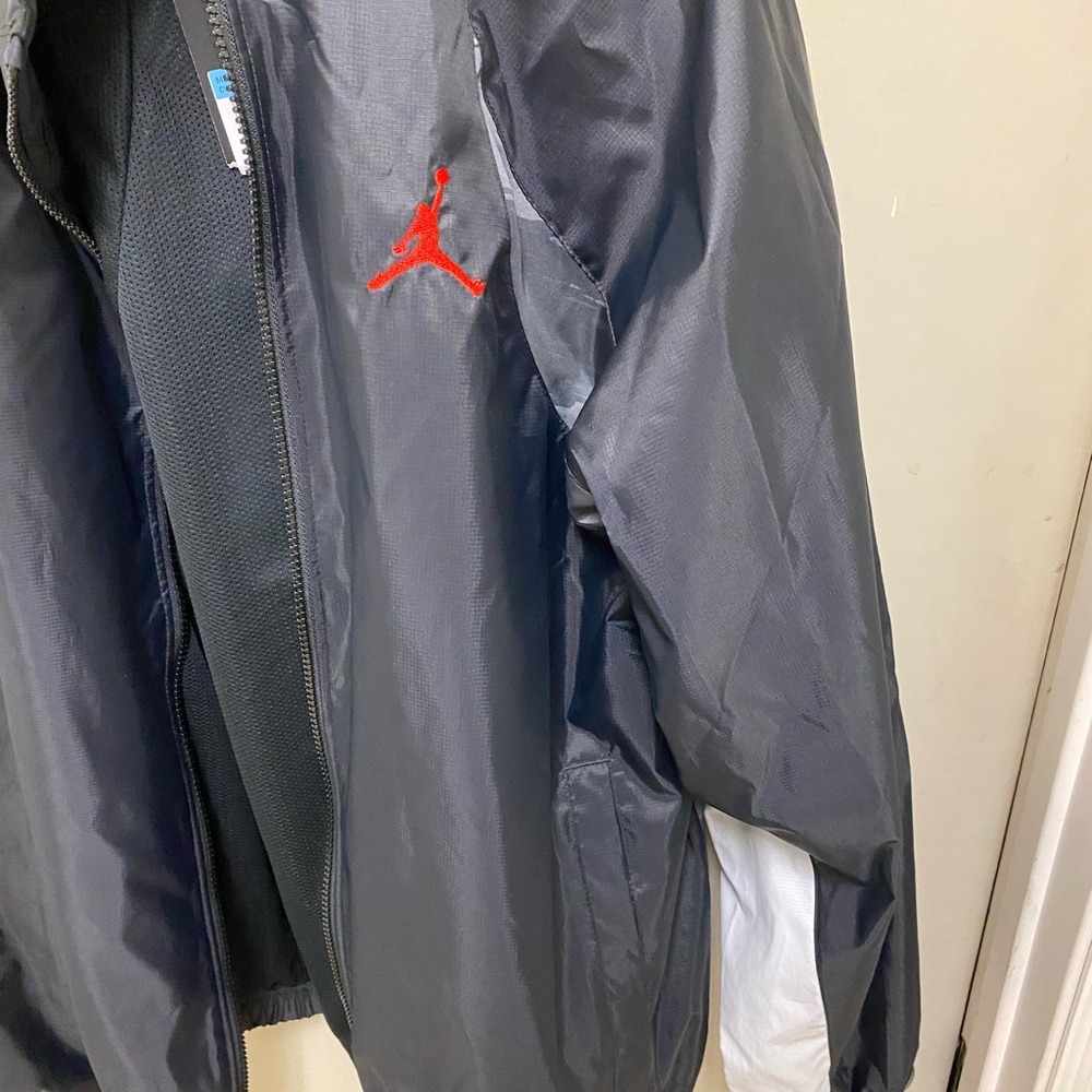 Jordan Legacy AJ11 lightweight jacket 💕 - Picture 4 of 7